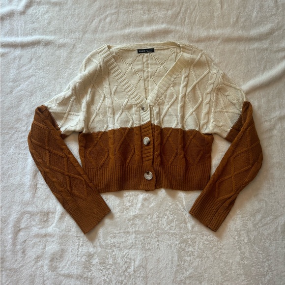 Cardigan - Picture 2 of 4